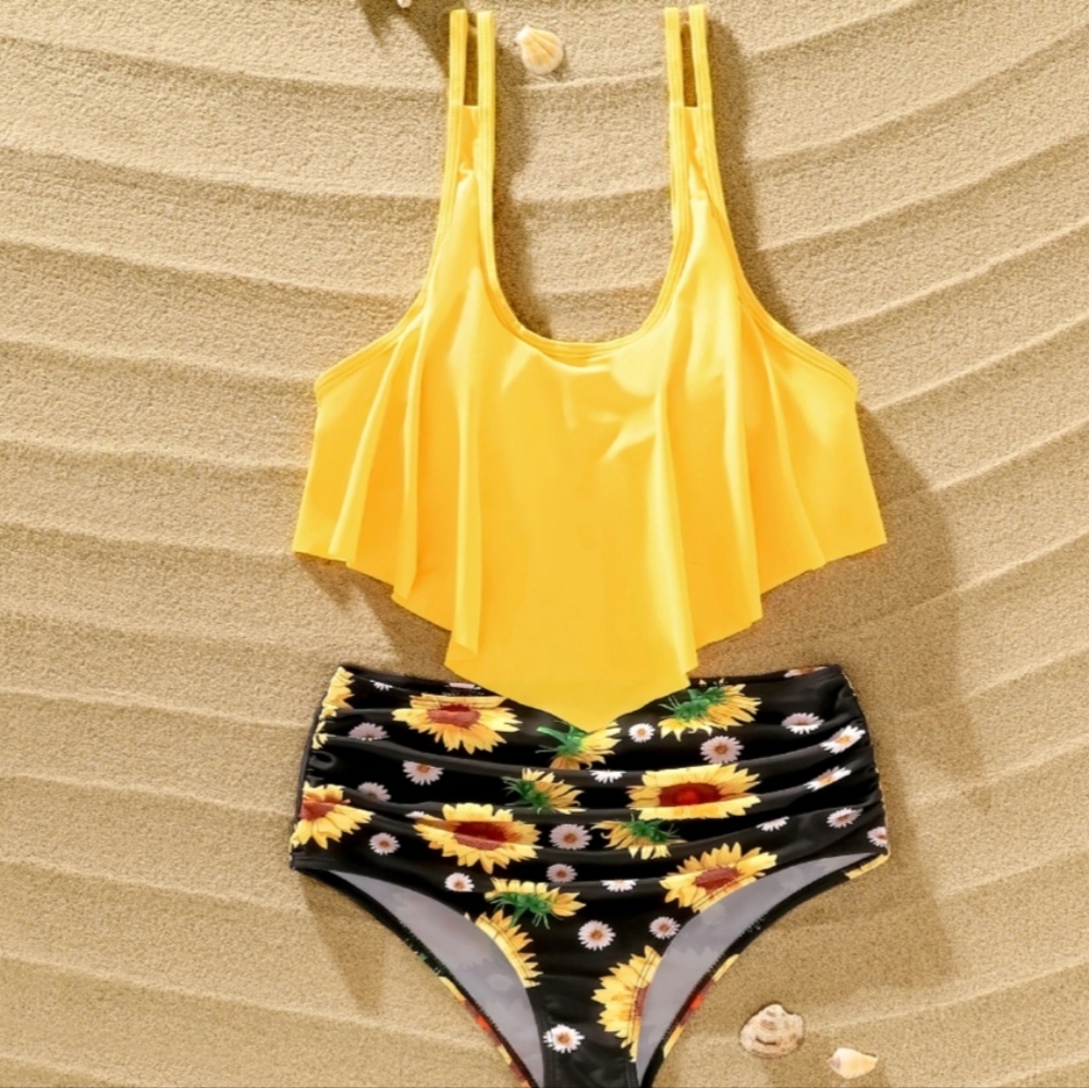 Kindredtrends 2 piece sunflower & daisy swimsuit 3X